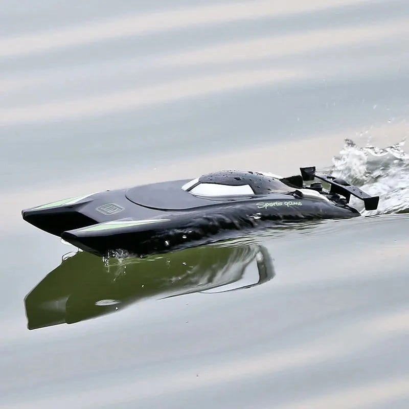 2.4G RC High Speed Racing Boat Waterproof Double Motor Remote Control Professional Speedboat 805 Gifts Toys for Boys