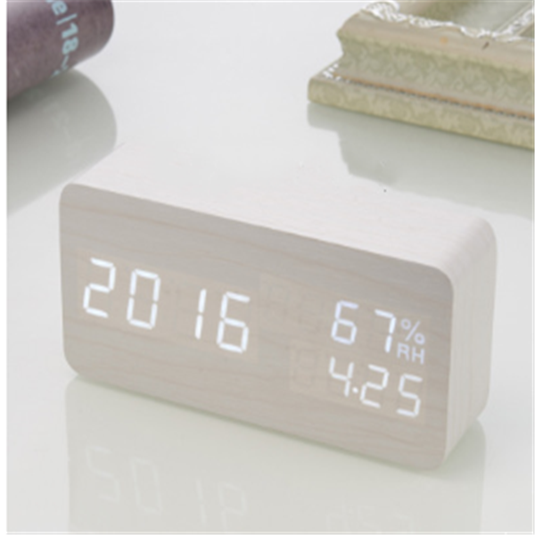 Electronic clock